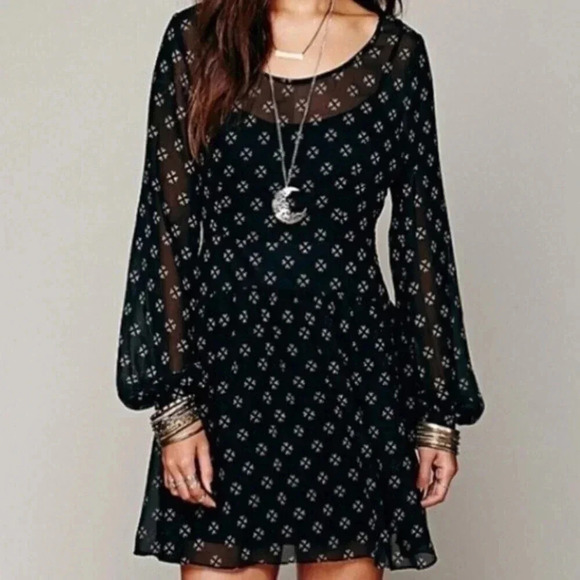 Free People Dresses & Skirts - Free People Long Sleeve Chiffon Mini Dress